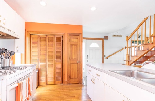 Fairhaven House | Cozy Beach House with 270° Spectacular Views