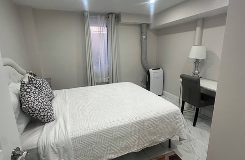 West Codman Hill - West Lower Mills House | Cozy bedroom Unit in Boston.