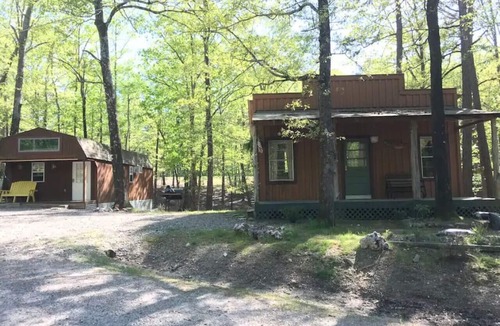 Mount Ida Cottage | Cozy Cabin for Two in beautiful setting