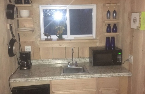 East Durham Cabin | Cozy cabin in the Mountains. AC. Dog Friendly