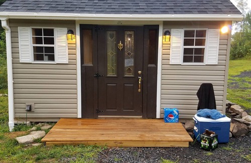 East Durham Cabin | Cozy cabin in the Mountains. AC. Dog Friendly