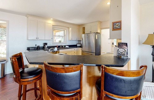 Stratton and Bromley Ski Areas Cabin | Cozy cabin near skiing with free WiFi, game room, and deck