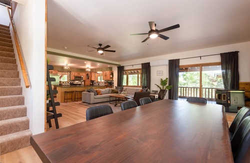 Mammoth Creek Cabin | Cozy Cabin Next To Panguitch Lake w/Hot Tub!