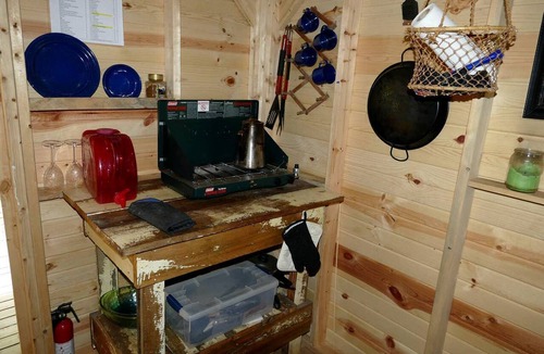 Crellin Cabin | Cozy Cabin Rental in the Woods near Swallow Falls State Park, Maryland