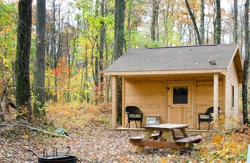 Crellin Cabin | Cozy Cabin Rental in the Woods near Swallow Falls State Park, Maryland