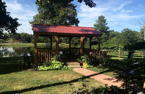 Hughes County Cabin | Cozy Cabin Rental on Vineyard in Allen, Oklahoma