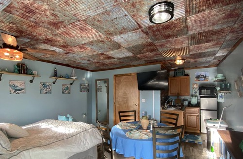 Diamond Ridge Cabin | Cozy Cabin with Porch, Firepit, Picnic Table and BBQ