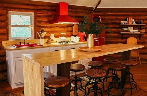 Lyndon Center Cabin | Cozy Cabin with a Stream