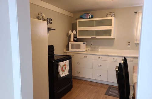 Orchard South House | Cozy & Clean basement apartment 🏡