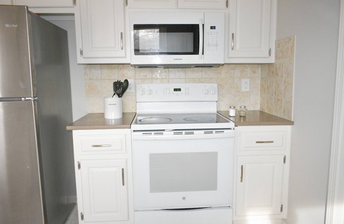 Olathe House | Cozy, Clean, Comfortable Home for Large Families