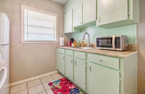 Central Oklahoma City Apartment | Cozy & Comfy - Few blocks away from Plaza District