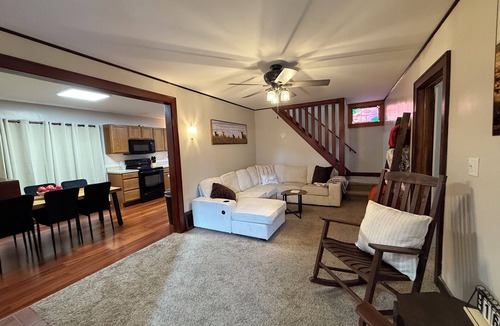Salina Cottage | Cozy Corner Cottage - 4 Bed/2 Bath No Cleaning Fee!