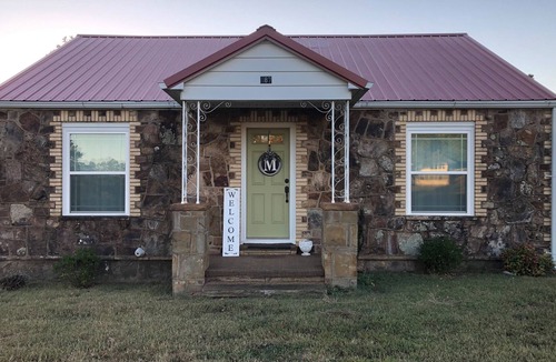 Subiaco House | Cozy cottage! Marie's House across from Subiaco Academy.