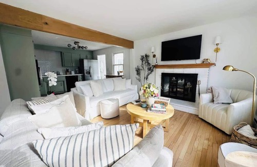 Fairfield House | Cozy Cottage with Fire Pit, near Beach, 1 mile to NYC train