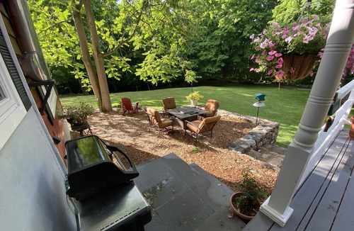 Cold Spring Cottage | Cozy Country Cottage with Basketball Court/Spa/Fireplace/Enclosed Yard/Fire Pit
