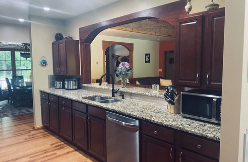 Madison House | Cozy Country Home - Sportsman & Outdoor Enthusiasts Welcome