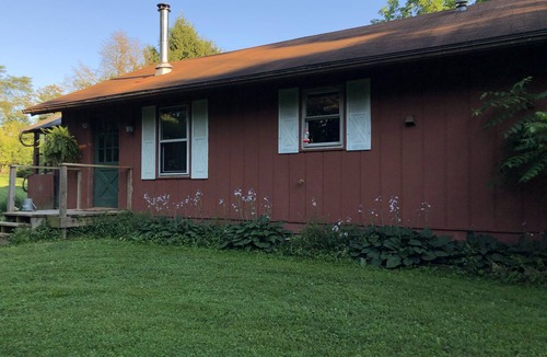 Athens Cabin | Cozy County Cabin in the woods