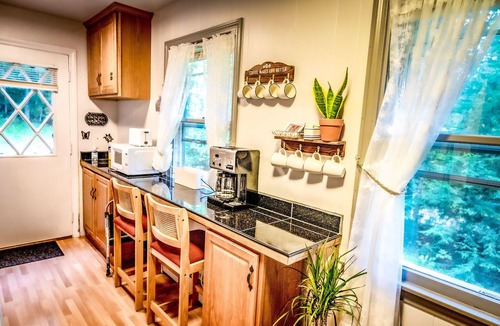 Weston Ski Chalet | Cozy Creekside Chalet centrally located near 4 ski resorts