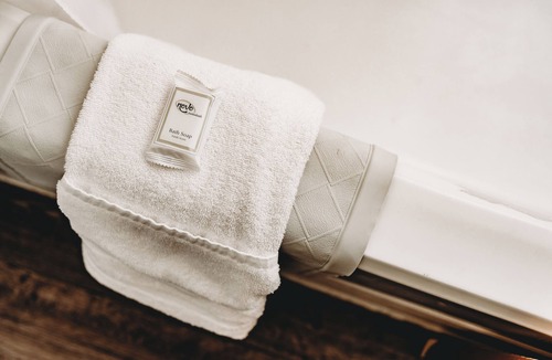 Buckhannon Hotel | Cozy Double Room – Historic Main Street Inn Stay