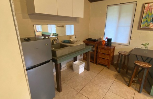 Pupukea House | Cozy downstairs Apartment located one block from beach in V-land.
