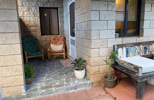 Pupukea House | Cozy downstairs Apartment located one block from beach in V-land.