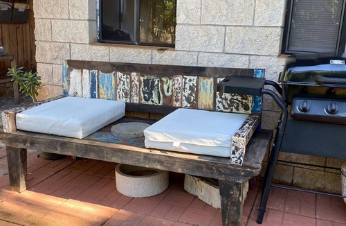 Pupukea House | Cozy downstairs Apartment located one block from beach in V-land.