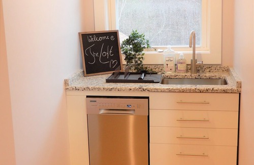 Lyndeborough Apartment | Cozy European Loft - Nature, Skiing, Hiking & Dogs Welcome