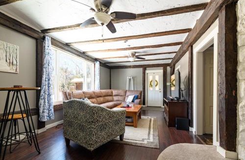 Alexandria House | Cozy Every Season Cabin Perfect for Families