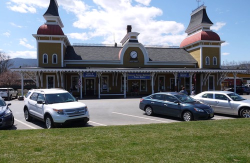North Conway Condo | Cozy family and pet friendly home in North Conway Village