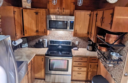 Rockbridge House | Cozy Getaway Nestled on a Hillside in the Heart of Hocking Hills!