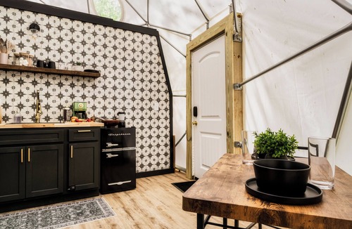 Robbins Cabin | Cozy Glamping Dome PERFECT for couples near Brimstone and Big South Fork
