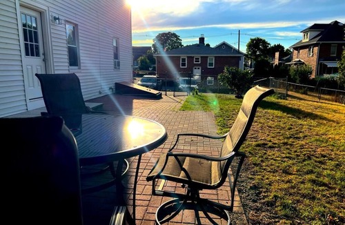 South Side Apartment | Cozy Gorgeous with a back yard and parking pet friendly on the heart of Waltham