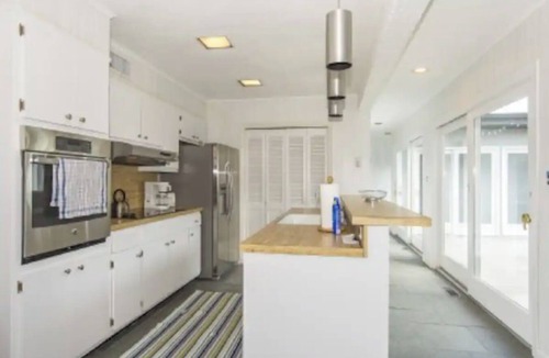 Napeague House | Cozy Hamptons Beach House 1 Block from the Beach!