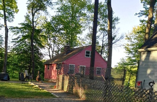Holland Cottage | Cozy Hillside Lakehouse, Lake View, Private Beach and Dock