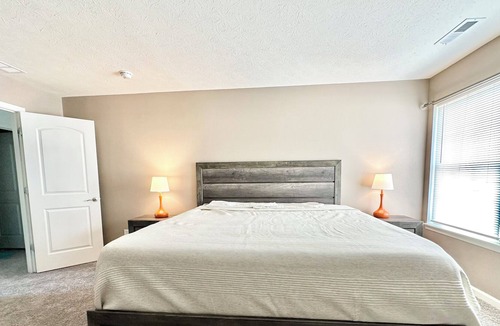 Plainfield House | Cozy home in Plainfield Indiana