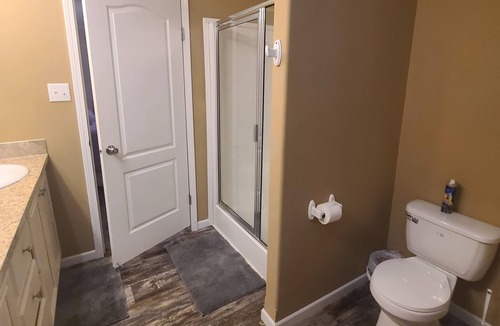 Checotah House | Cozy lake retreat! Short walk to community beach and boat ramp! +2 kayaks!