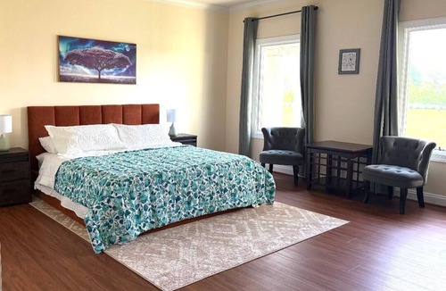 Purcellville Bed & Breakfast | Cozy Lakefront 1 BR 1 Full Bath w/Private Island Access & Breakfast Included