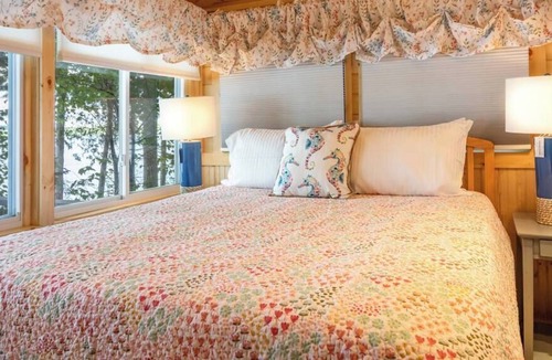 Otis Cabin | Cozy Lakefront Cabin near Acadia National Park