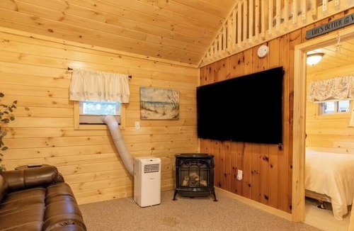 Otis Cabin | Cozy Lakefront Cabin near Acadia National Park