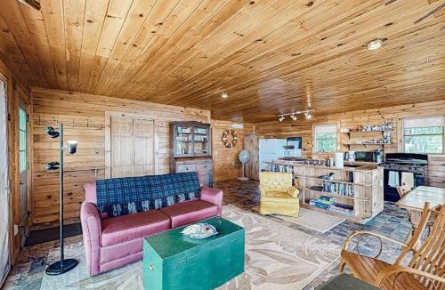 Mariaville House | Cozy lakefront cabin with amazing views, deck, firepit, & water access