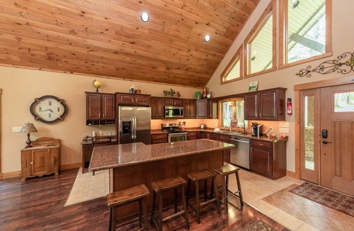 North Glade Hills House | Cozy Lakefront Charm w/Dock & Hot Tub