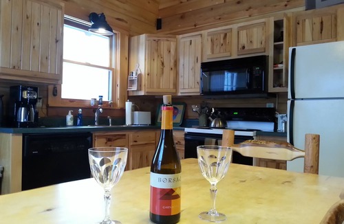 Slatyfork Farm Cabin | Cozy Log Cabin Close to Snowshoe, 2 Bedrooms and a Loft