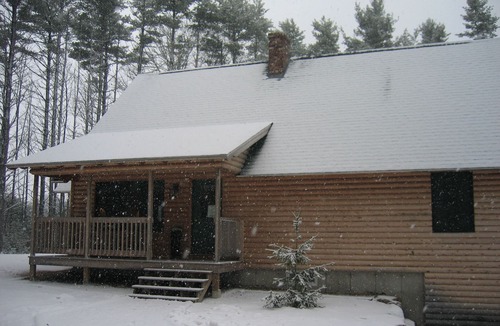 Bridgton Cabin | Cozy Log Cabin Retreat in Bridgton, Maine – Sleeps 8