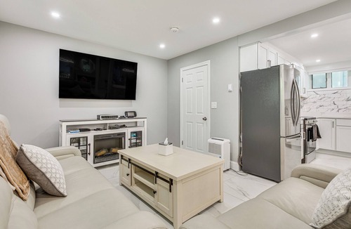 Barrington House | Cozy Long Pond Winter Retreat: Waterfront Gem!