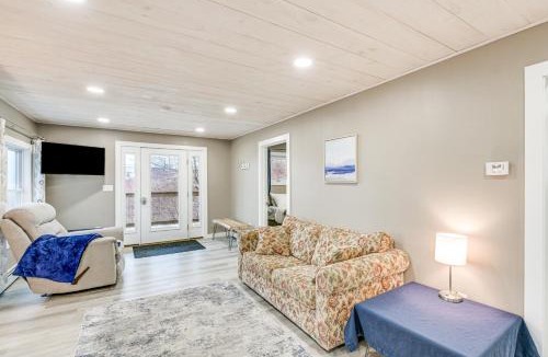 Lubec House | Cozy Maine Getaway: Covered Deck, Walk to Beach!