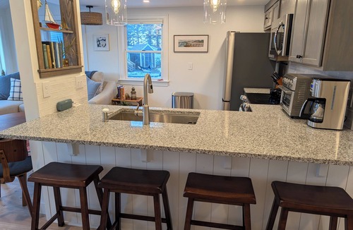 Mid-Coast and Islands House | Cozy Oceanfront Cottage w/Wharf, Kayaks & Views