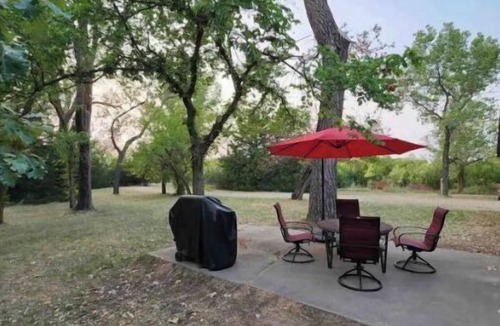 Hutchinson Cabin | Cozy One-Bedroom Cabin on Peaceful 38 Acres