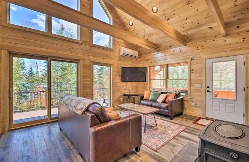 New Vineyard House | Cozy & Peaceful Waterfront Cabin on Porter Lake!