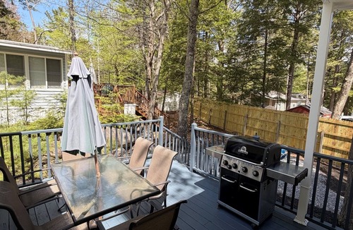 South Casco Cottage | Cozy Point Sebago Cottage
