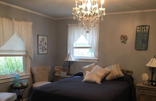 Old Lyme House | Cozy pristine beautifully maintained house in Hawk’s Nest Beach, Old Lyme, CT.